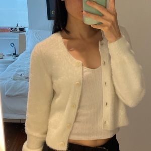 Cute aritzia cardigan!